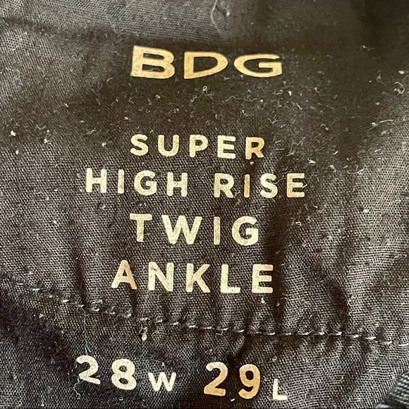 BDG | Super High Rise Twig Ankle Jeans - Picture 5 of 7
